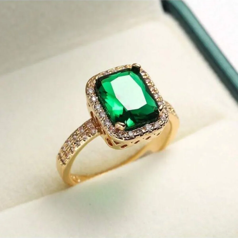18K Gold Filled Emerald-Cut Green Halo Ring Size 8 - Picture 3 of 4